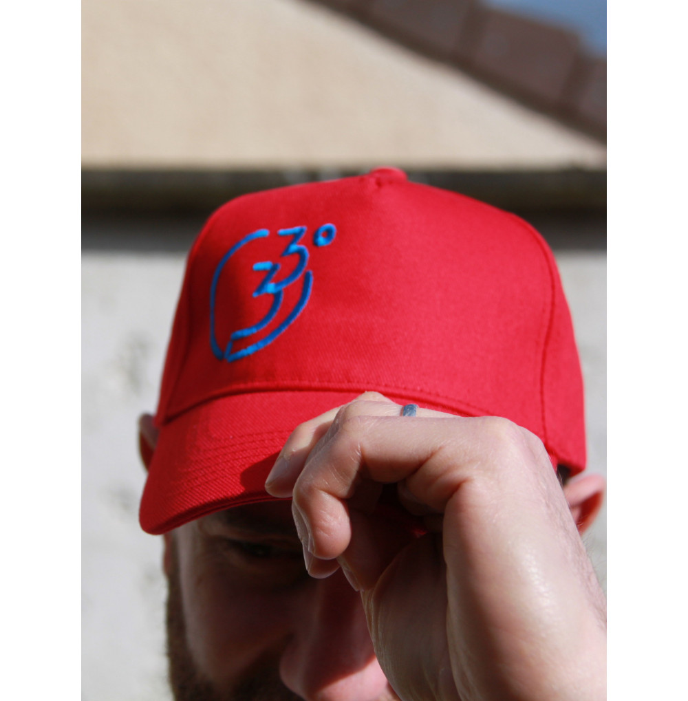 Casquette Rouge Brodée Bleue